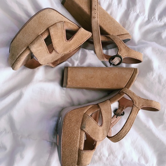 Yellow felt heels - Picture 3 of 3